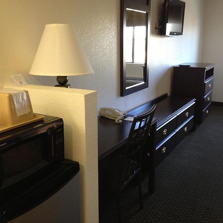 Howard Johnson By Wyndham Lubbock Tx Extérieur photo