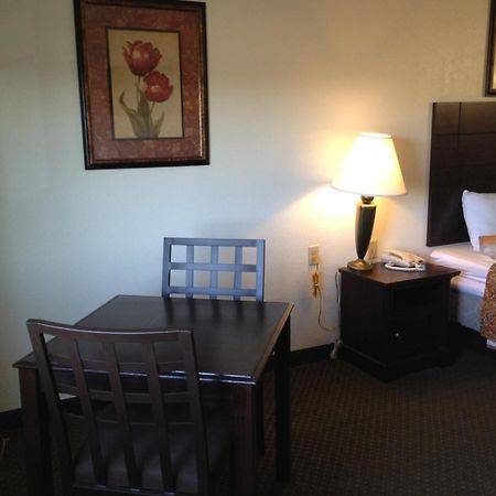 Howard Johnson By Wyndham Lubbock Tx Extérieur photo