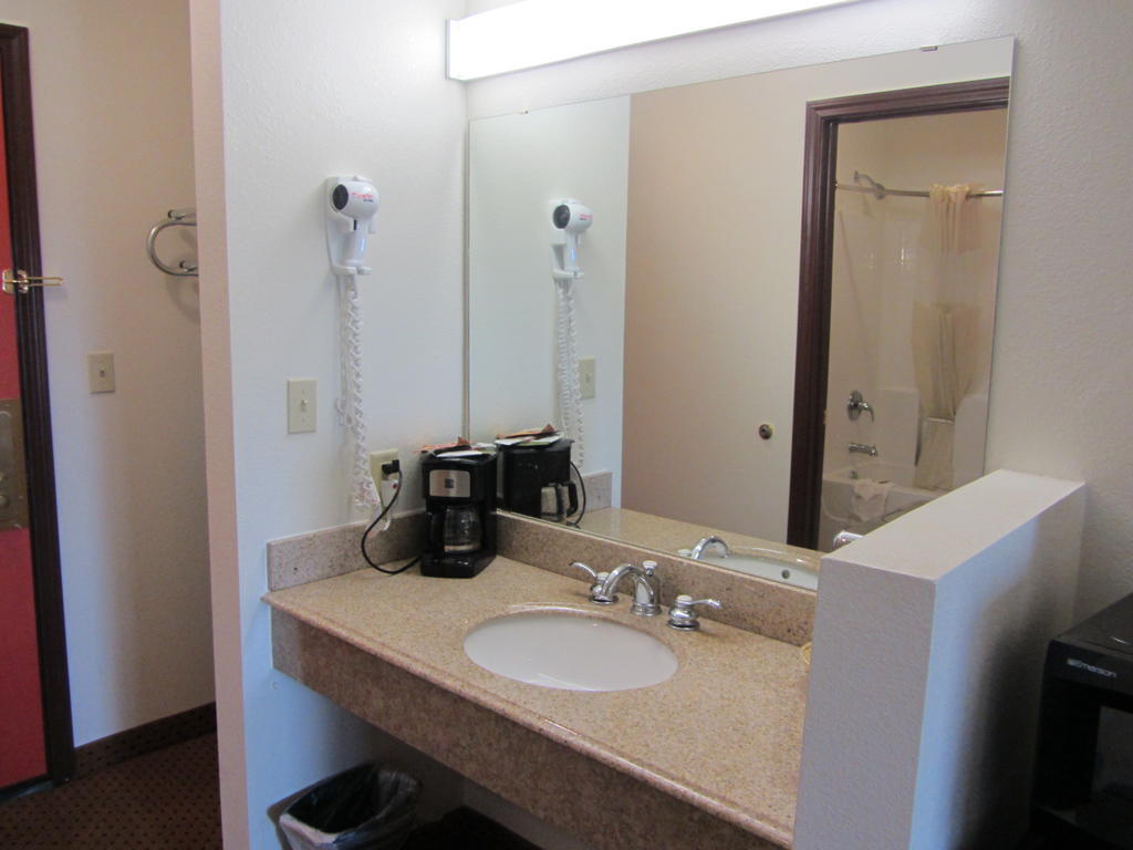 Howard Johnson By Wyndham Lubbock Tx Extérieur photo
