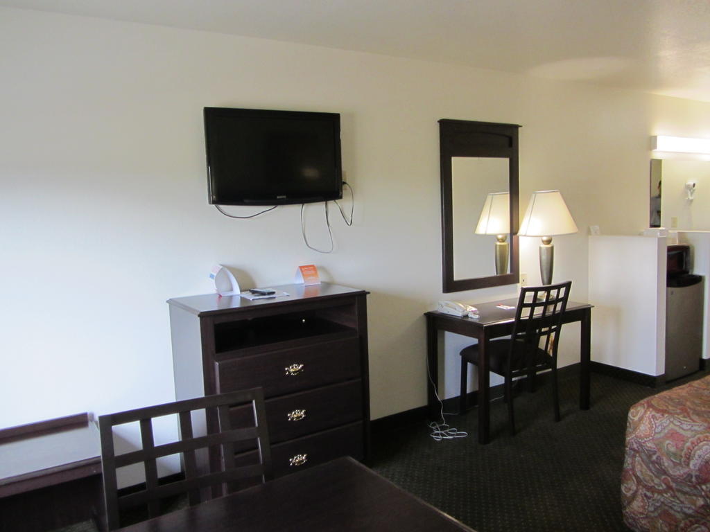 Howard Johnson By Wyndham Lubbock Tx Extérieur photo