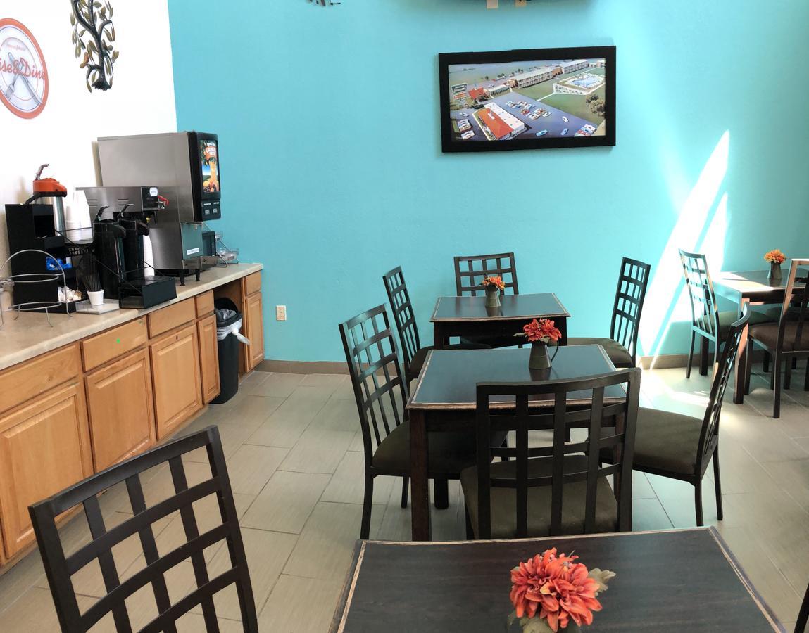 Howard Johnson By Wyndham Lubbock Tx Extérieur photo