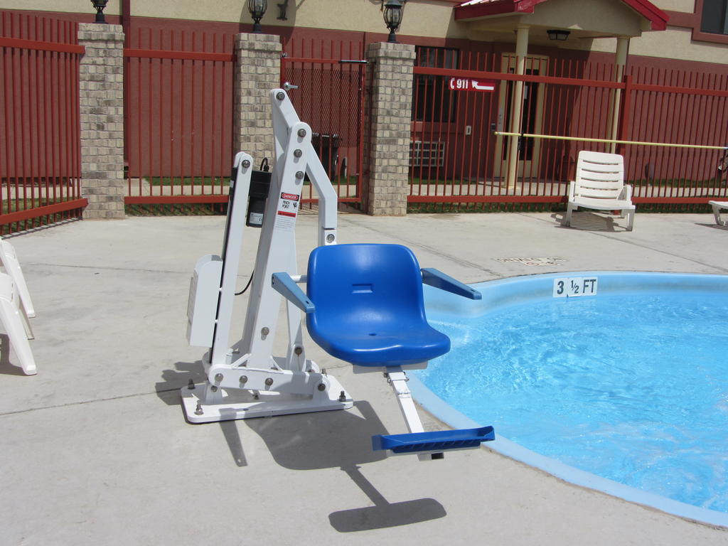 Howard Johnson By Wyndham Lubbock Tx Extérieur photo